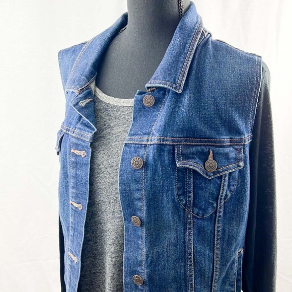 Old Navy Women's Sleeveless Jacket - Picture 6 of 10